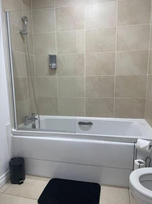 Elegant Belfast City Centre Apt Walk Everywhere Exterior photo
