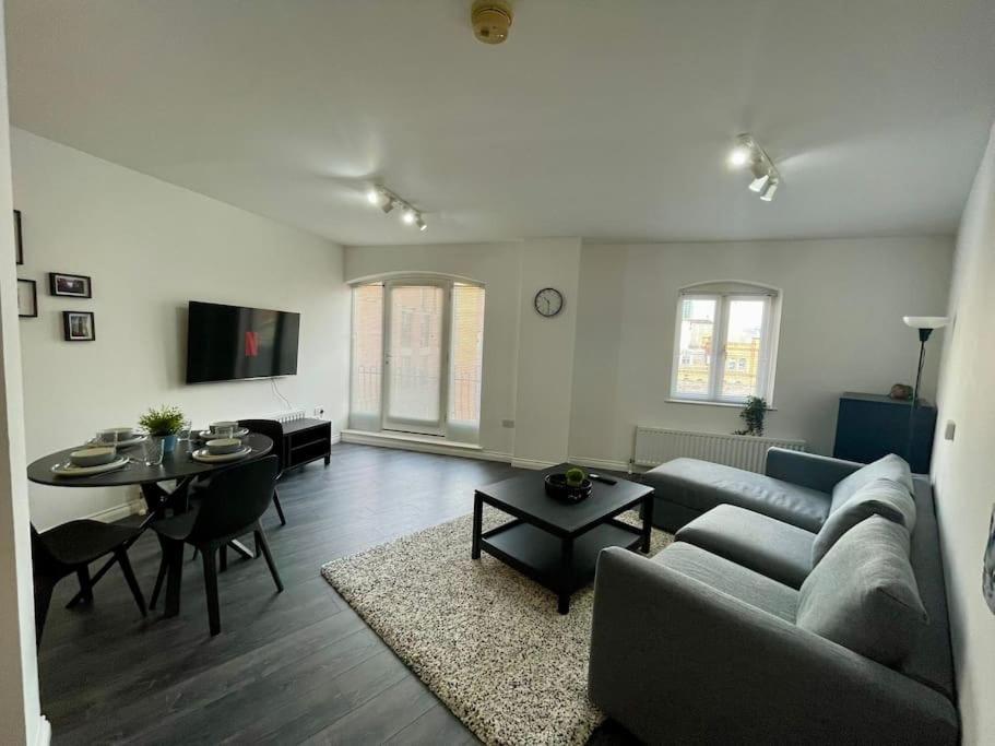 Elegant Belfast City Centre Apt Walk Everywhere Exterior photo